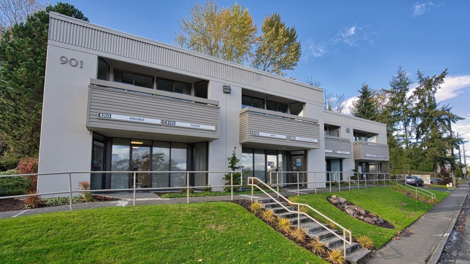 984 SF Flex Space in Renton, WA Photo